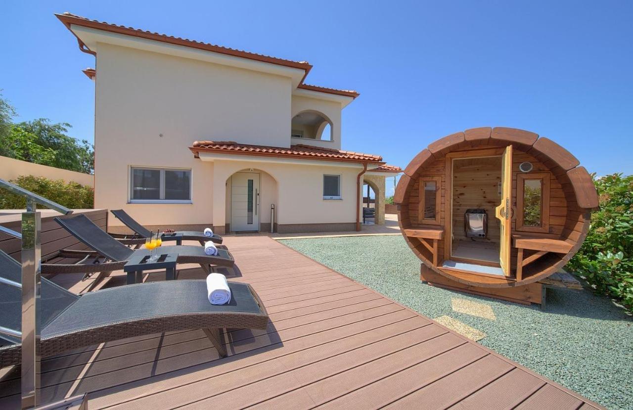 Holiday House Sea & Sun Residence Rasopasno Eksteriør bilde