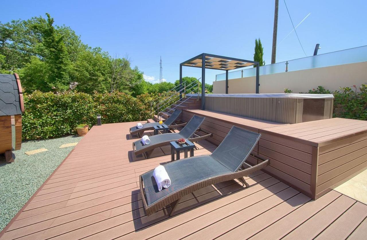 Holiday House Sea & Sun Residence Rasopasno Eksteriør bilde