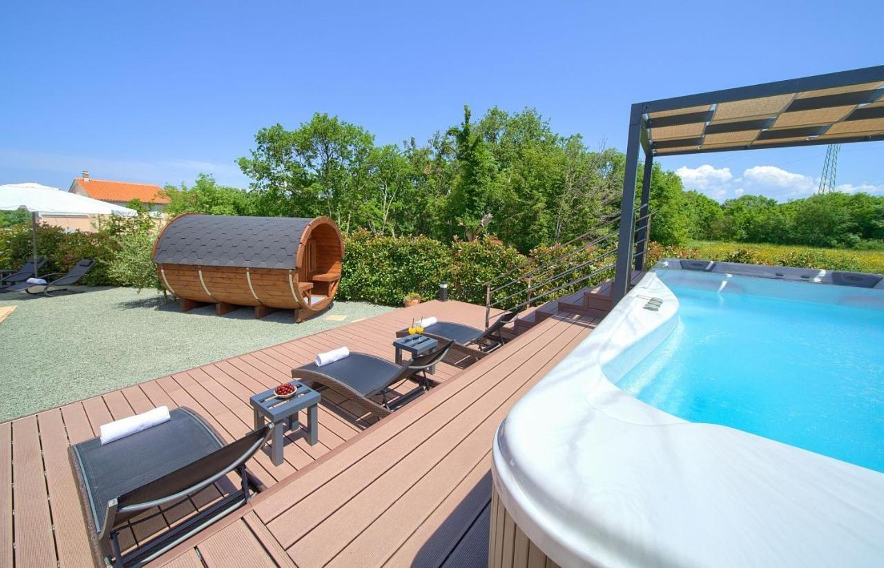 Holiday House Sea & Sun Residence Rasopasno Eksteriør bilde