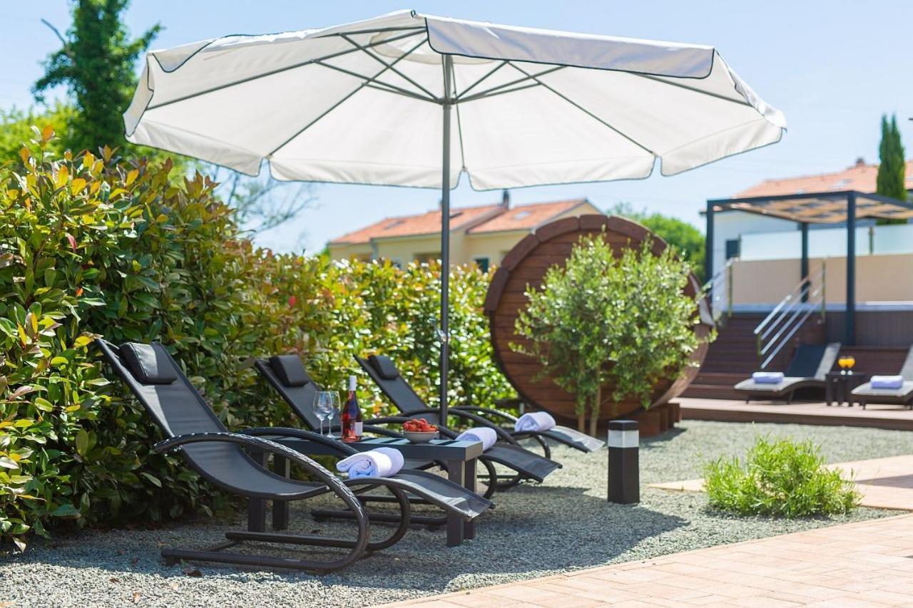 Holiday House Sea & Sun Residence Rasopasno Eksteriør bilde